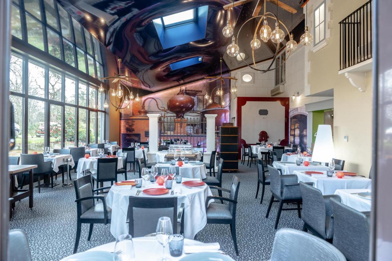 Logis Hotel Restaurant L'Essille Bassac Bagian luar foto