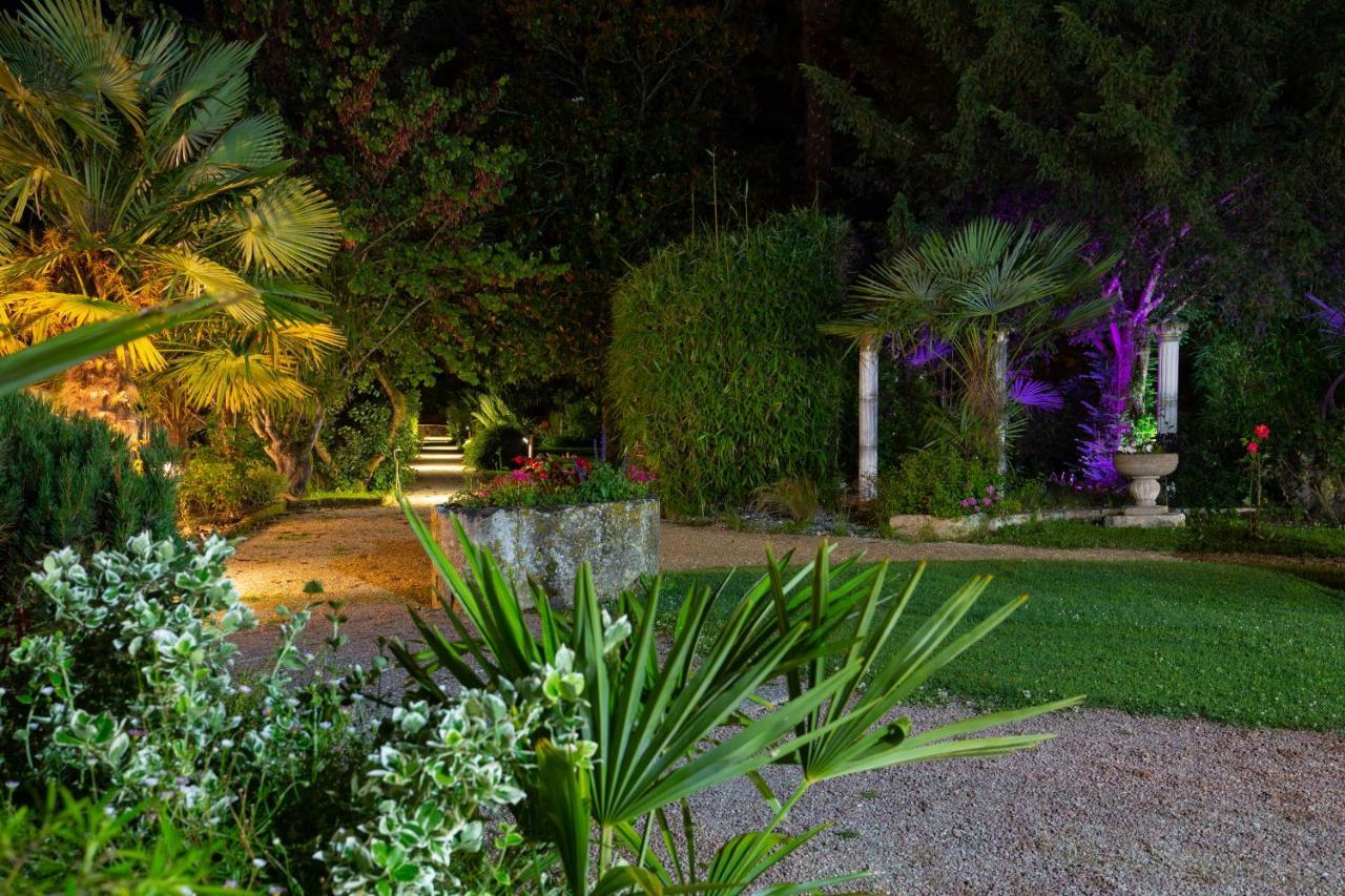 Logis Hotel Restaurant L'Essille Bassac Bagian luar foto
